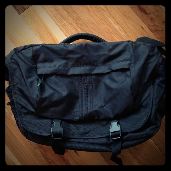 Adidas bag! - Picture 1 of 3