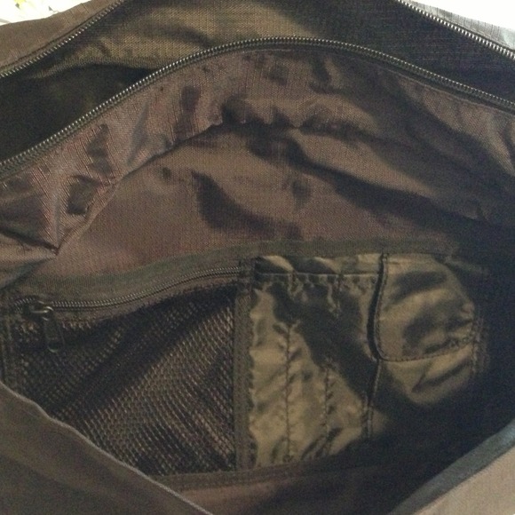 Adidas bag! - Picture 3 of 3