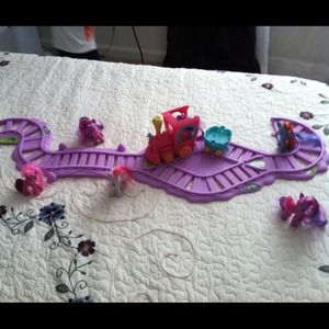 MY LITTLE PONY TRAIN SET