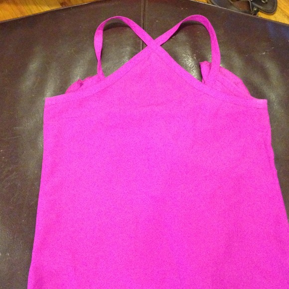 Fushia ruffle top!! - Picture 2 of 3