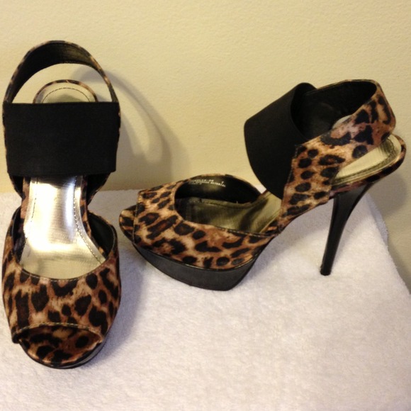 Ann Michelle  Shoes - Totally cute leopard heels