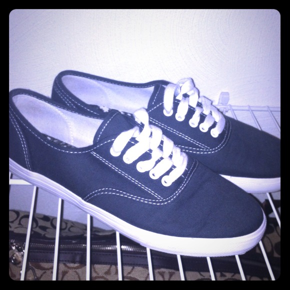Navy blue shoes.