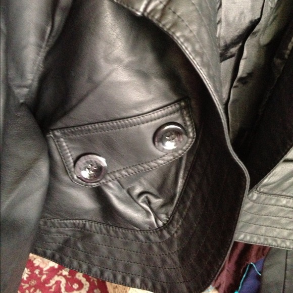 Leather jacket SOLD!! - Picture 4 of 4