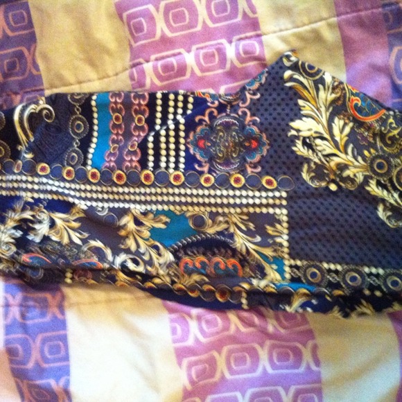 SOLD :Tribal Leggings - Picture 2 of 2