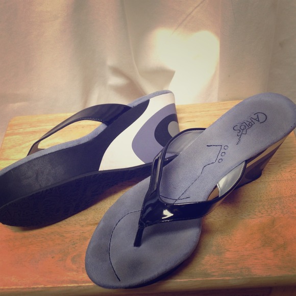 Carlos wedges size 7 1/2