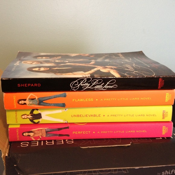 Pretty Little Liar Book Set