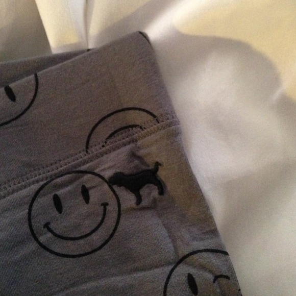 Victoria's Secret leggings - Picture 2 of 3