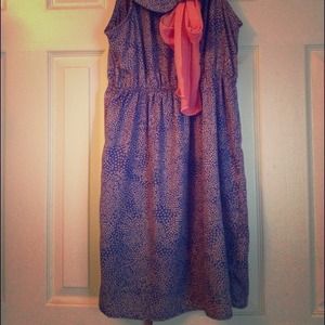 Cute Dress!! A little above knee length!