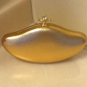 New Gold evening cultch