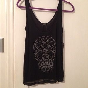 NWT skull tank.. wicked cute!