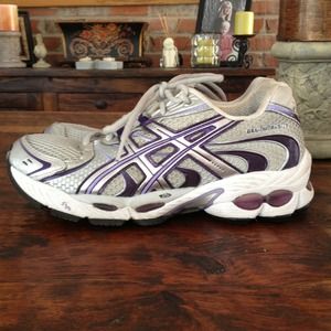 Asics gel nimbus crosstrainer.