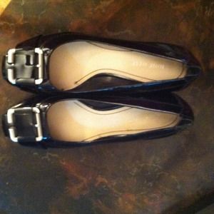 Brand New never been worn Nine West wedges size 7