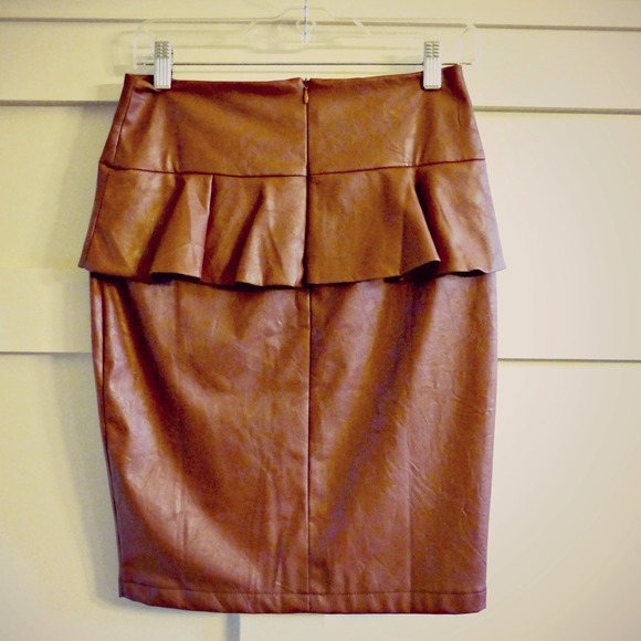 Vegan Leather Peplum Brown Skirt NWT! - Picture 3 of 4