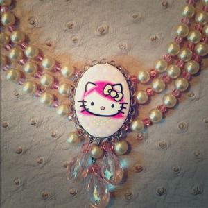 Tarina Tarantino Pink Head Hello Kitty Necklace