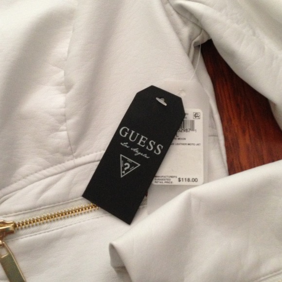 💯% Guess moto leather jacket - Picture 3 of 3