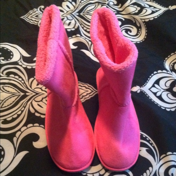 Hot pink winter boots!
