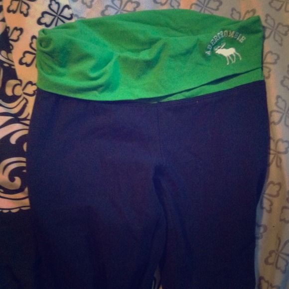 Abercrombie yogas, vs tee, rangers tee.