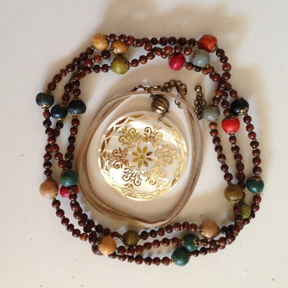 Necklaces - Picture 1 of 4