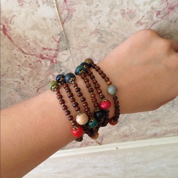 Necklaces - Picture 3 of 4