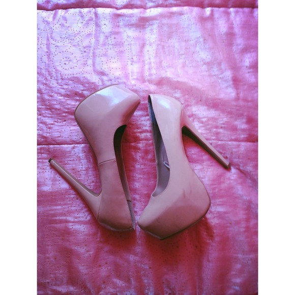 Nude Platform Pumps