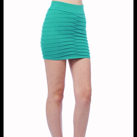 BB Dakota Livia Skirt NWT - Picture 2 of 3