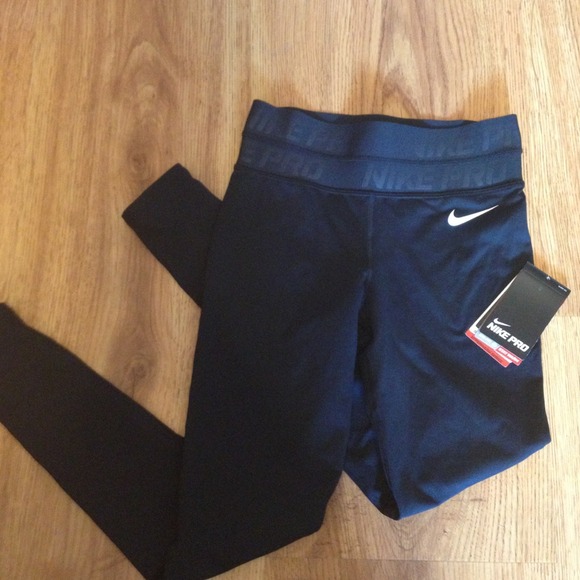 Nike Pro Hyperwarm leggings 💥 SOLD💥