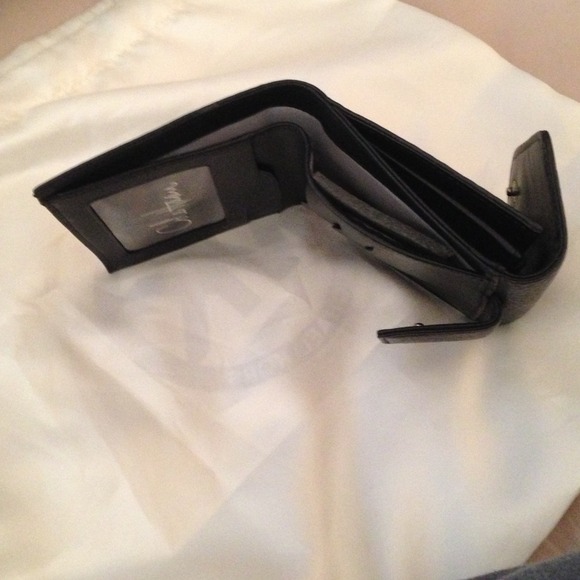 💗Cole Haan leather wallet💗 - Picture 3 of 4