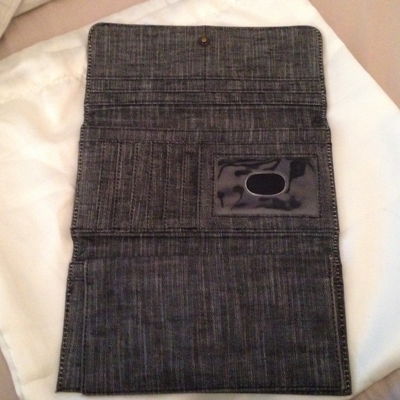 💗Guess💗 - Picture 2 of 4