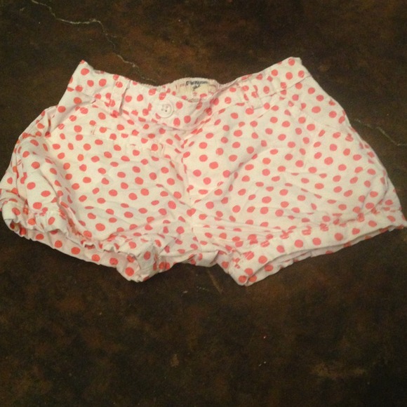 2T Oshkosh pink polka dot shorts