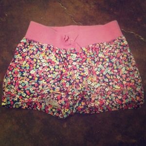 2T floral shorts