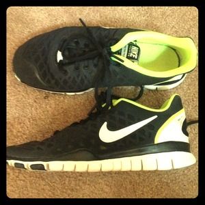HOLDING Nike Free Run v1 black & lime green