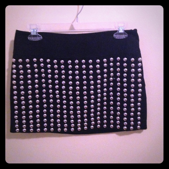 ✖️✖️SOLD IN BUNDLE Studded Mini Skirt - Picture 1 of 3