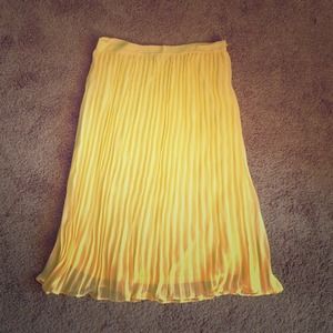 Long yellow skirt