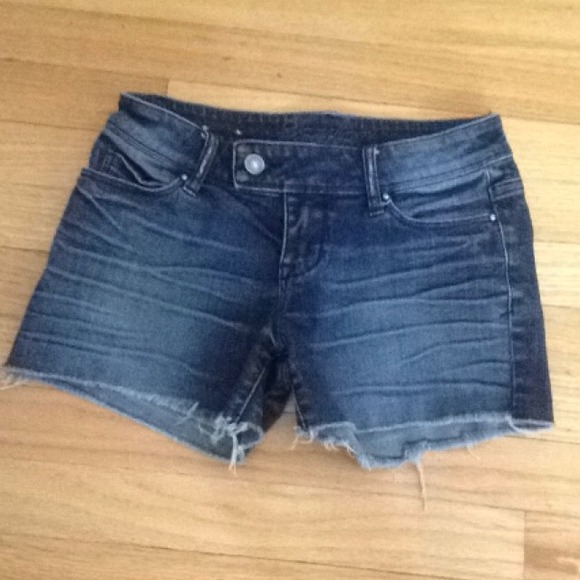 Delia's Taylor style jean shorts