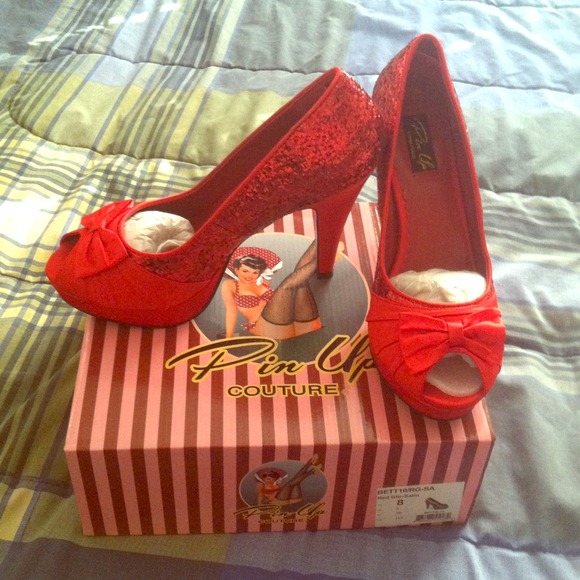 NWT red glitter pumps