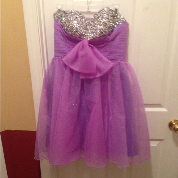 Homecoming dress - Picture 1 of 2