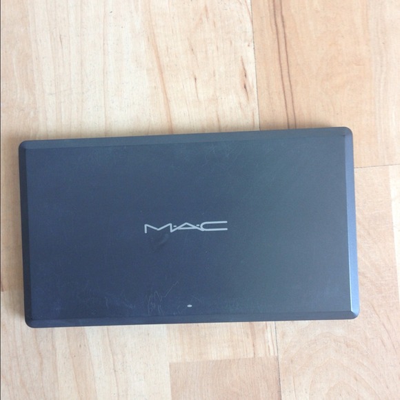 -- SOLD -- MAC Pro palette 6 blush case