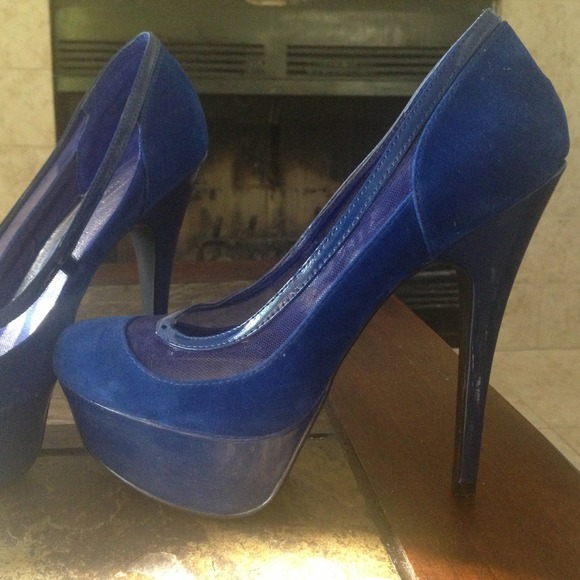 SOLD! 💕 - Picture 2 of 3