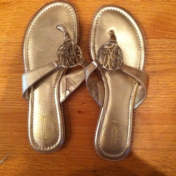 Lilly Pulitzer size 6.5 gold sandals!