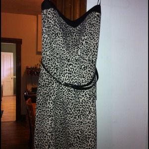 Brand new leopard print strapless dress with belt