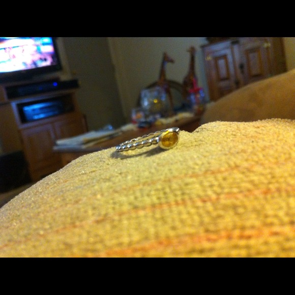 Ring - Picture 2 of 4