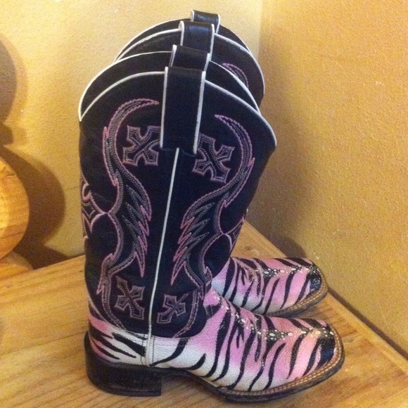 Boots - Cowgirl boots