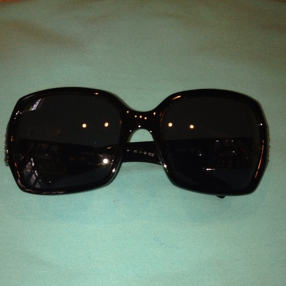 PRICE DROP - Steve Madden sunglasses