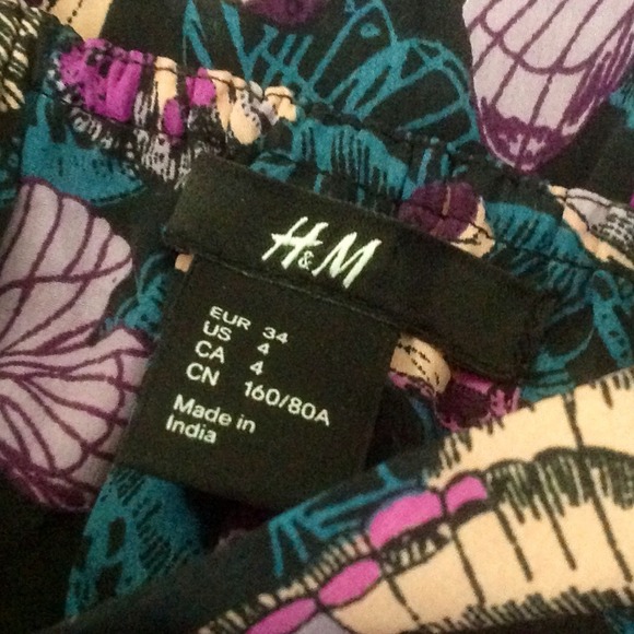 BUNDLED! Butterfly print dress - Picture 4 of 4