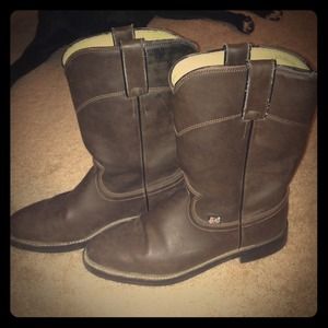Brown Justin Boots. Worn a handful of times.