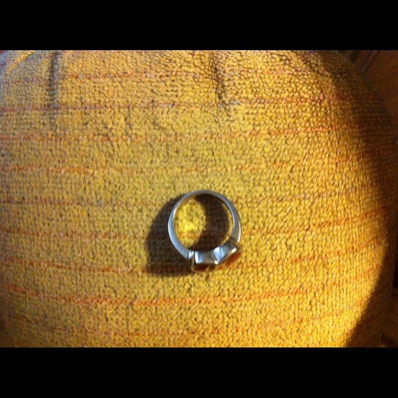 Ring - Picture 3 of 4