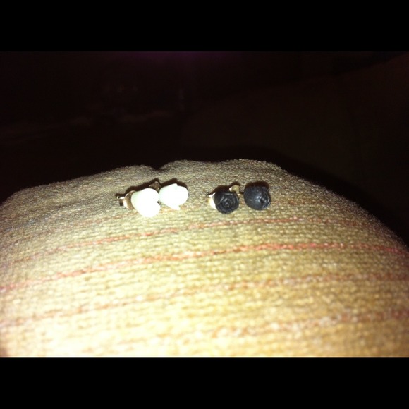 Earrings - Picture 3 of 3