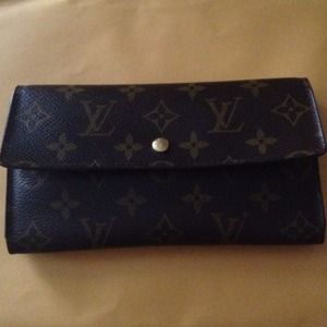 🔴SOLD locally🔴100% authentic LV wallet