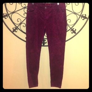 👖NWOT Elle wine paisley print corduroy skinnies