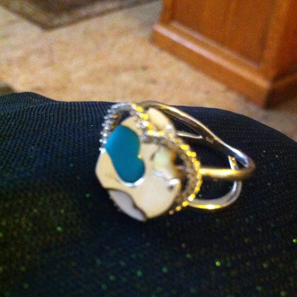 Ring - Picture 3 of 3